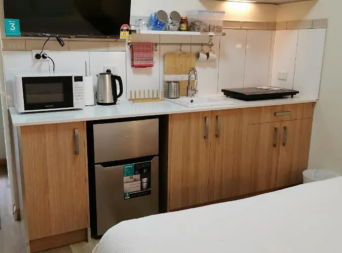 Deluxe Studio